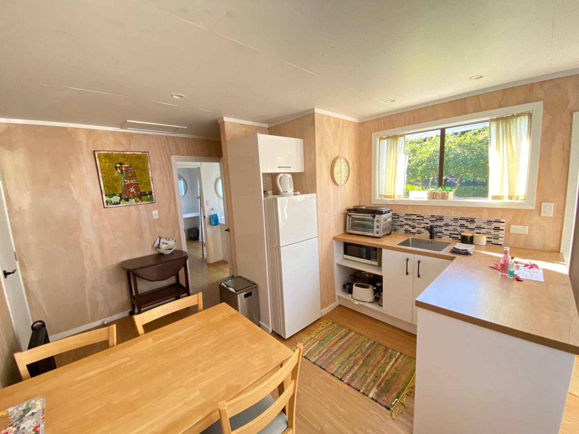 Beachside Gem - Cosy Chalet Parapara Exterior photo